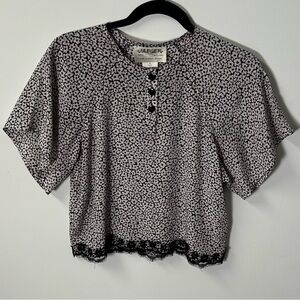 VTG JAEGER LONDON women's white black flowy sheer floral lace blouse, 8 US.
